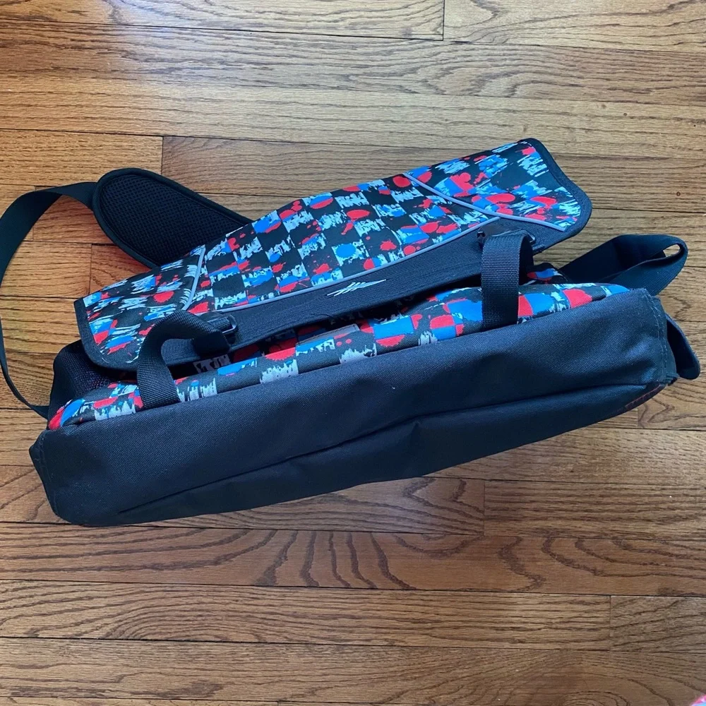 High Sierra Graphic Laptop Case Messenger Crossbody Bag with Strap